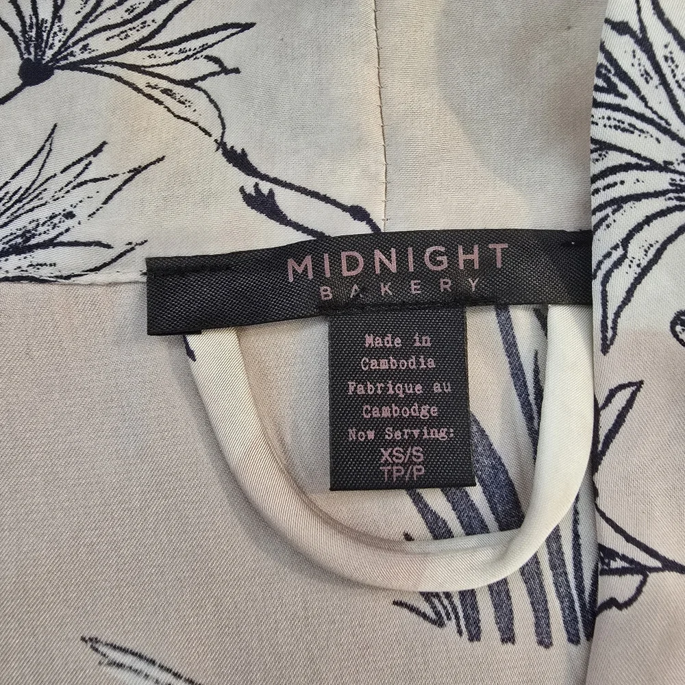 Midnight Bakery Floral Satin Kimono Robe - Cream, Pink, and Navy Blue XS/S - Picture 3 of 7